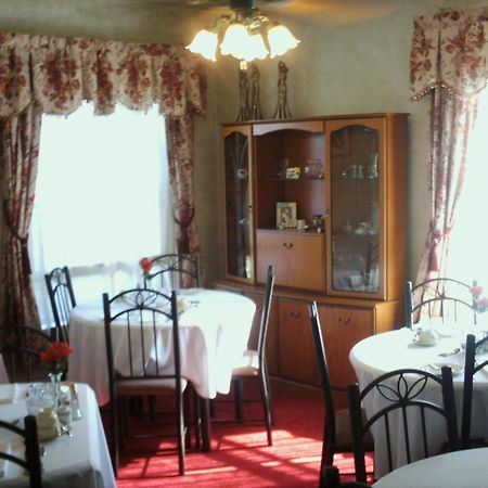 Four Creeks Bed & Breakfast Girard Ресторан фото